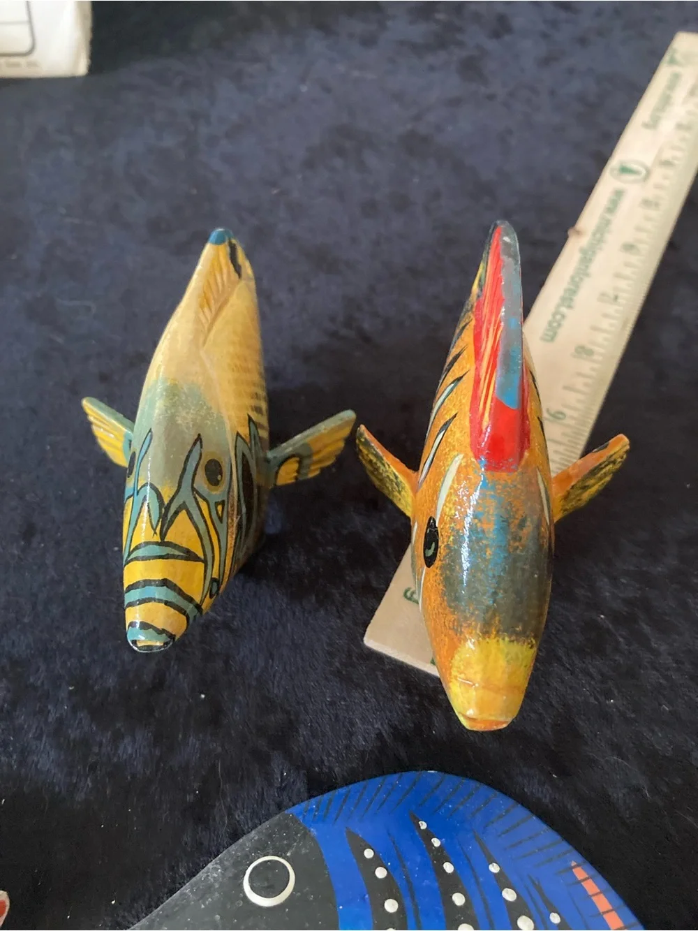 Hand-Painted Decorative Fish Wood Figurines - Colorful Blue, Yellow, Red